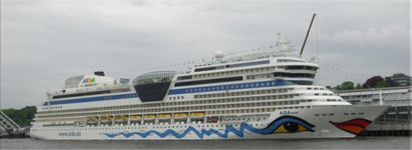 AIDAmar in Hamburg am Cruise Terminal Altona