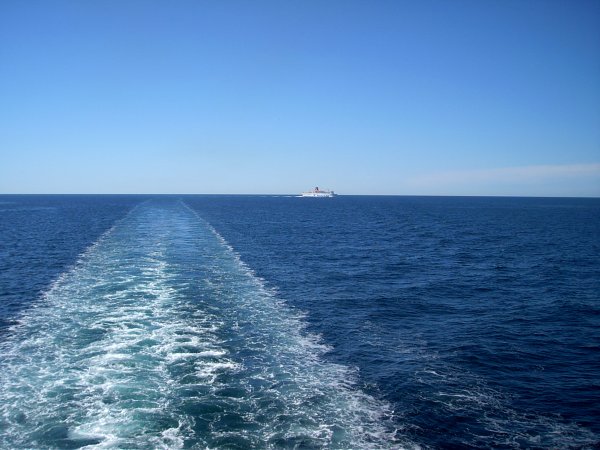 Foto: Kielwasser - die Weite des Meeres